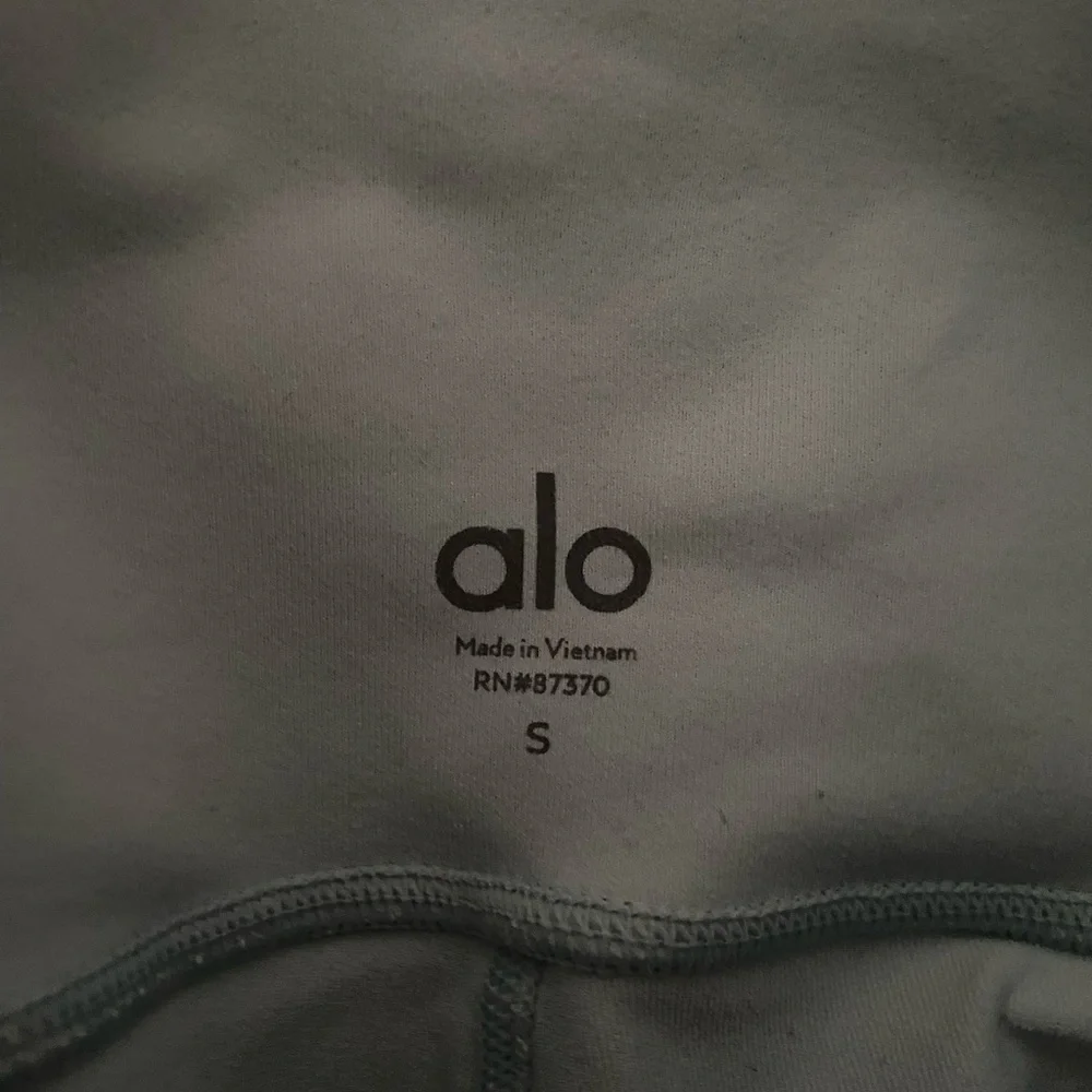 ALO Yoga Women’s Sky Blue Leggings Size Small